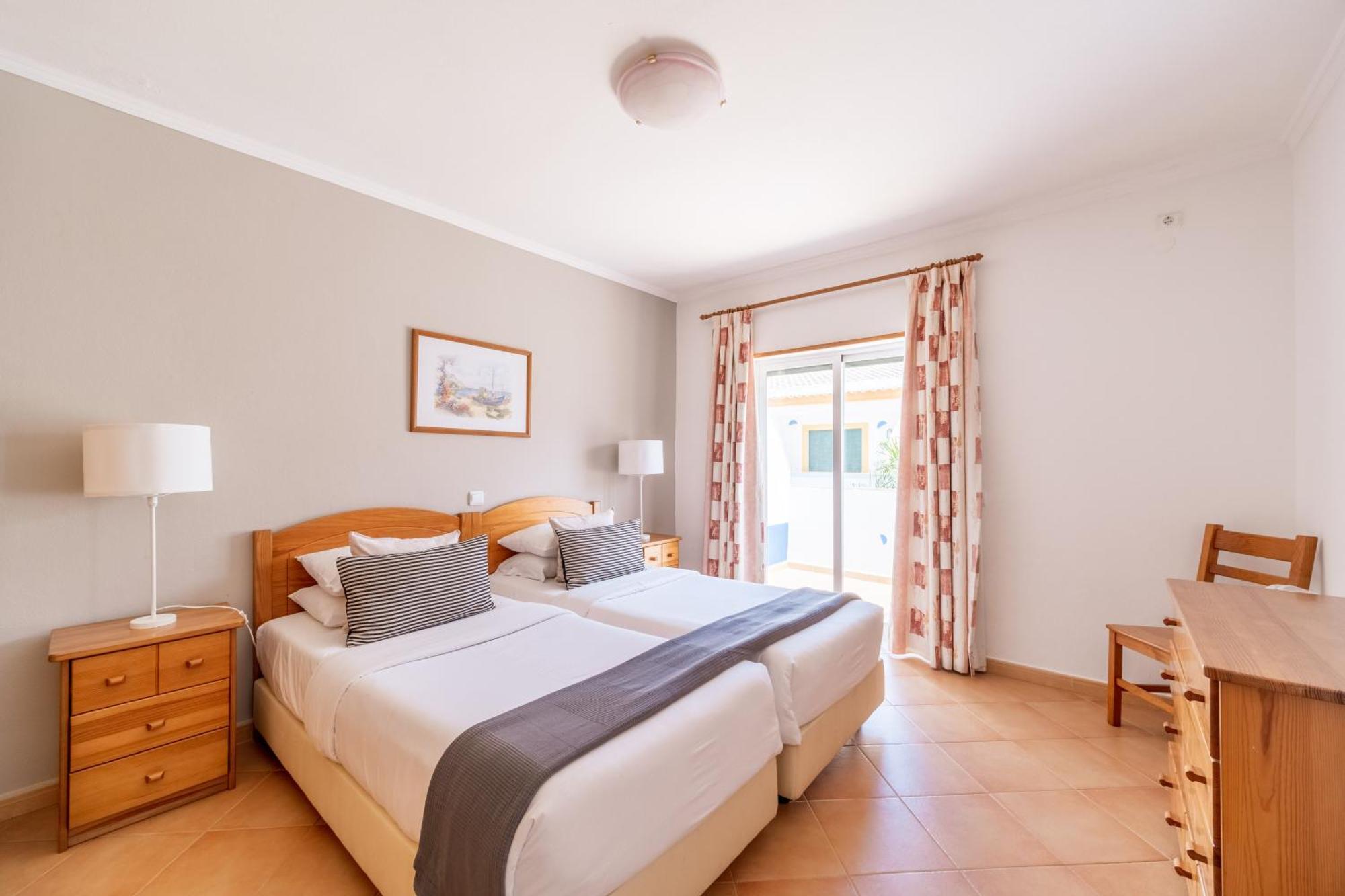 Oasis Beach Apartments Praia Da Luz Ruang foto